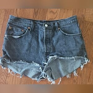 EUC LEVI'S WOMENS SHORTS